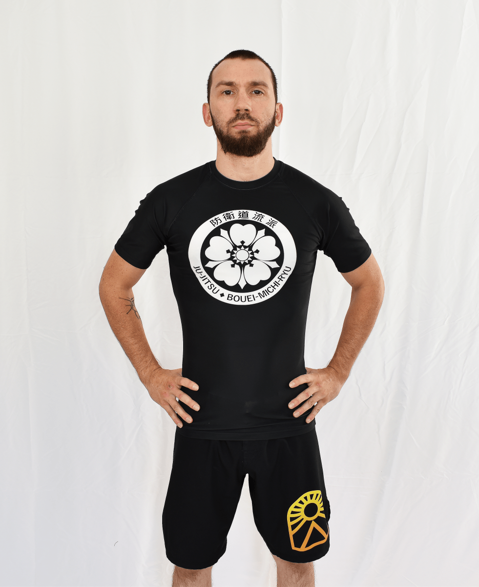 Rashguard homme coloré manches courtes - Technique, confort et style Rashguard homme coloré manches courtes - Technique, confort et style