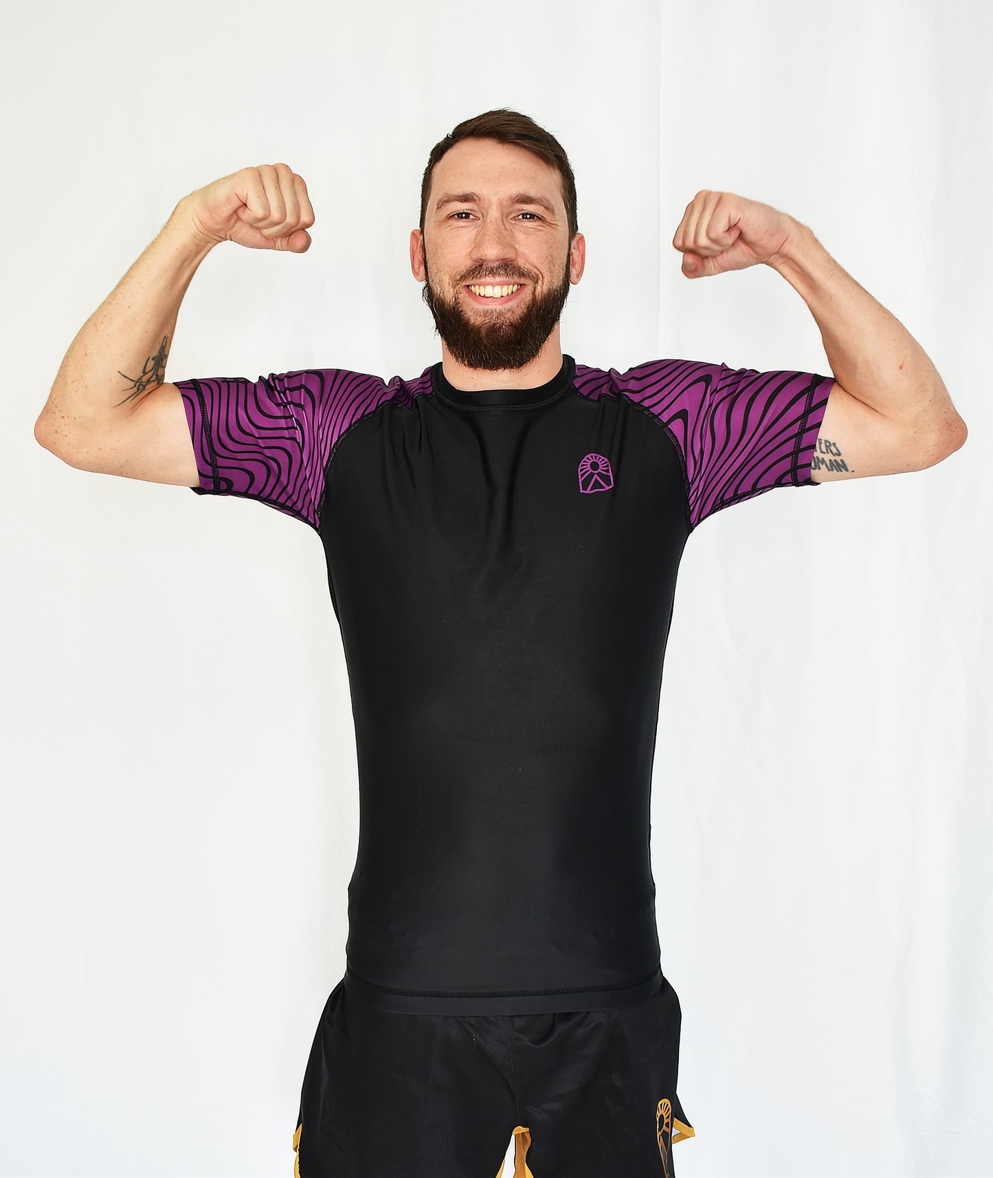 Rashguard manches courtes - Mauve motifs de vagues